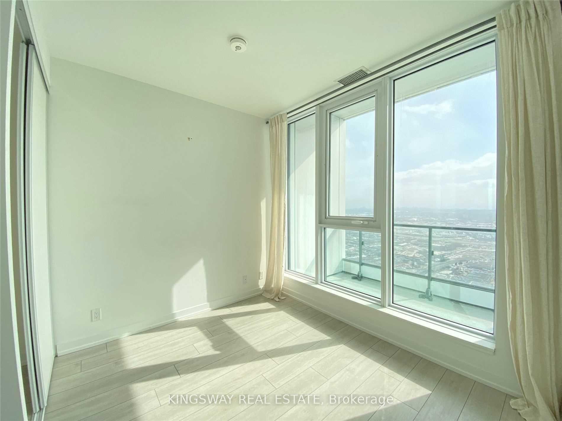 Photo 19 of Unit PH05, 898 Portage Parkway, Vaughan, Vaughan Corporate Centre — HOMEH