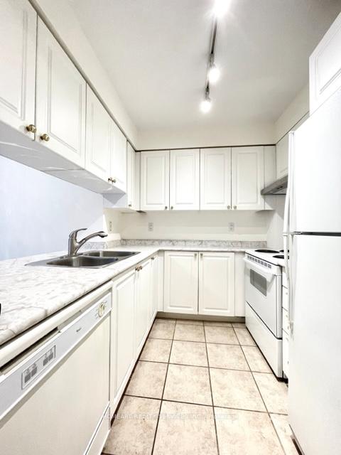 Photo 4 of Unit 805, 889 Bay Street, Toronto, Bay Street Corridor — HOMEH