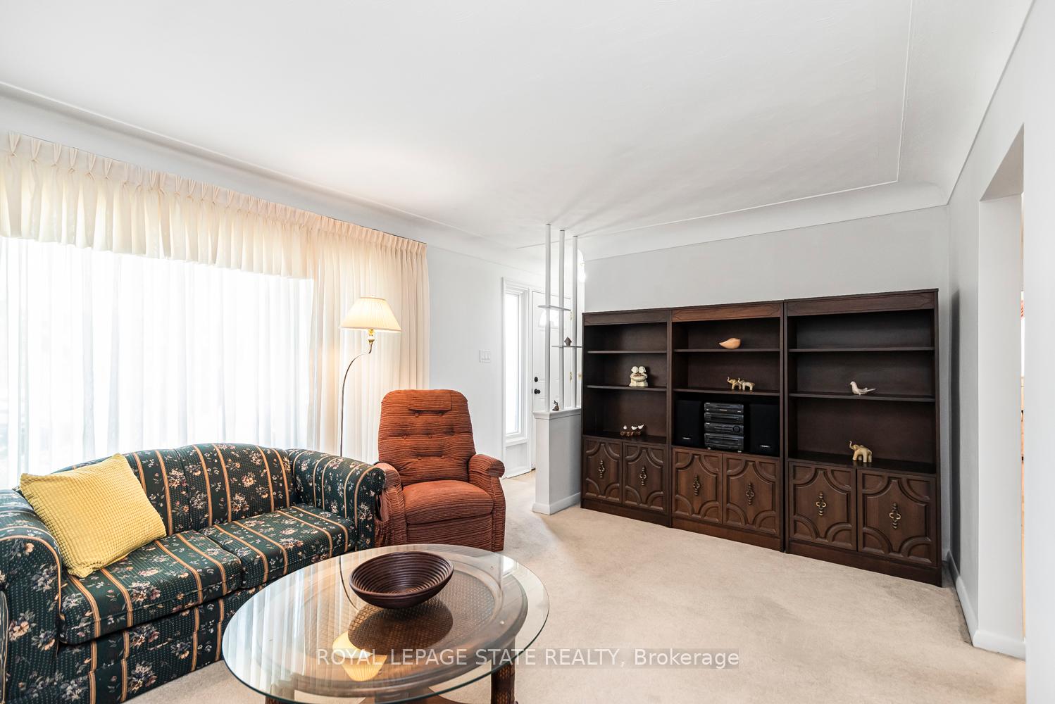 Photo 8 of 124 Broker Drive, Hamilton, Huntington — HOMEH