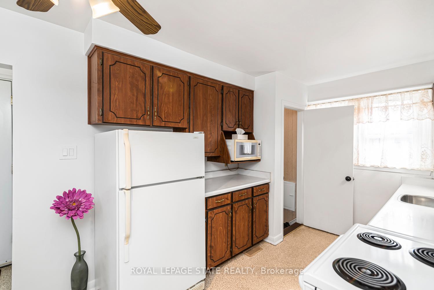 Photo 14 of 124 Broker Drive, Hamilton, Huntington — HOMEH
