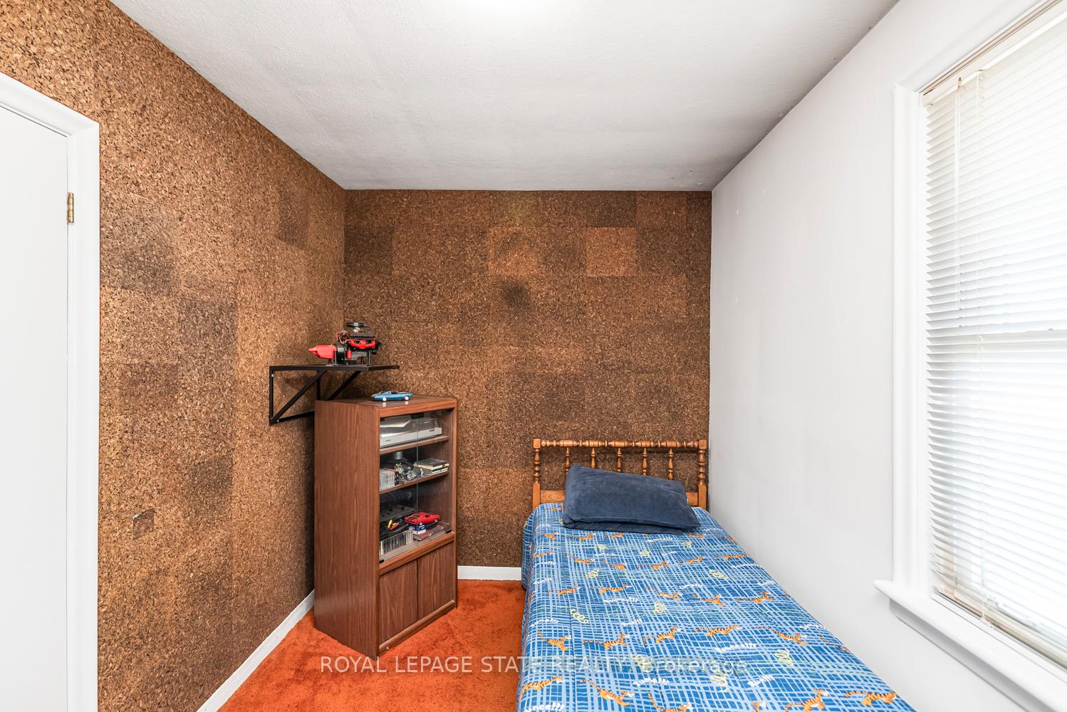 Photo 16 of 124 Broker Drive, Hamilton, Huntington — HOMEH