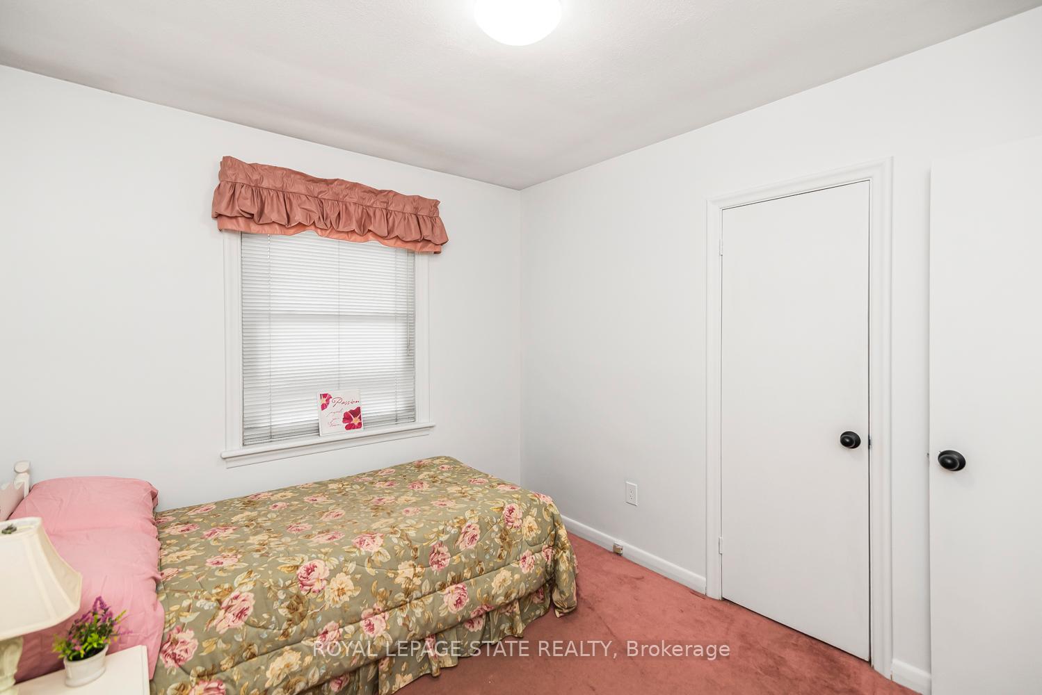 Photo 18 of 124 Broker Drive, Hamilton, Huntington — HOMEH