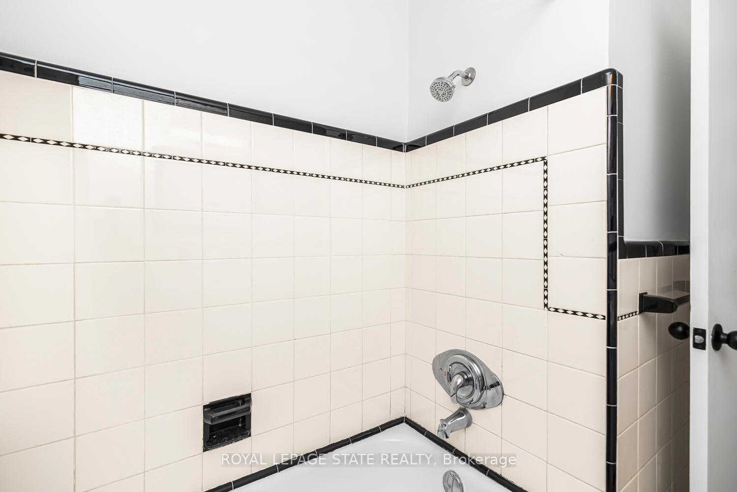 Photo 22 of 124 Broker Drive, Hamilton, Huntington — HOMEH