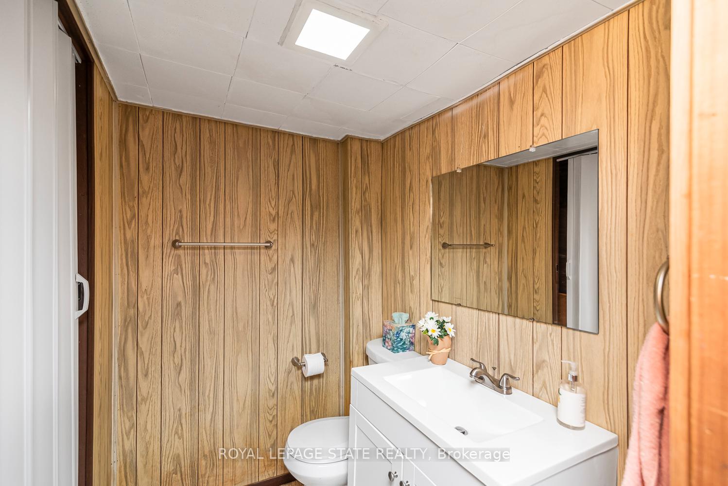 Photo 24 of 124 Broker Drive, Hamilton, Huntington — HOMEH
