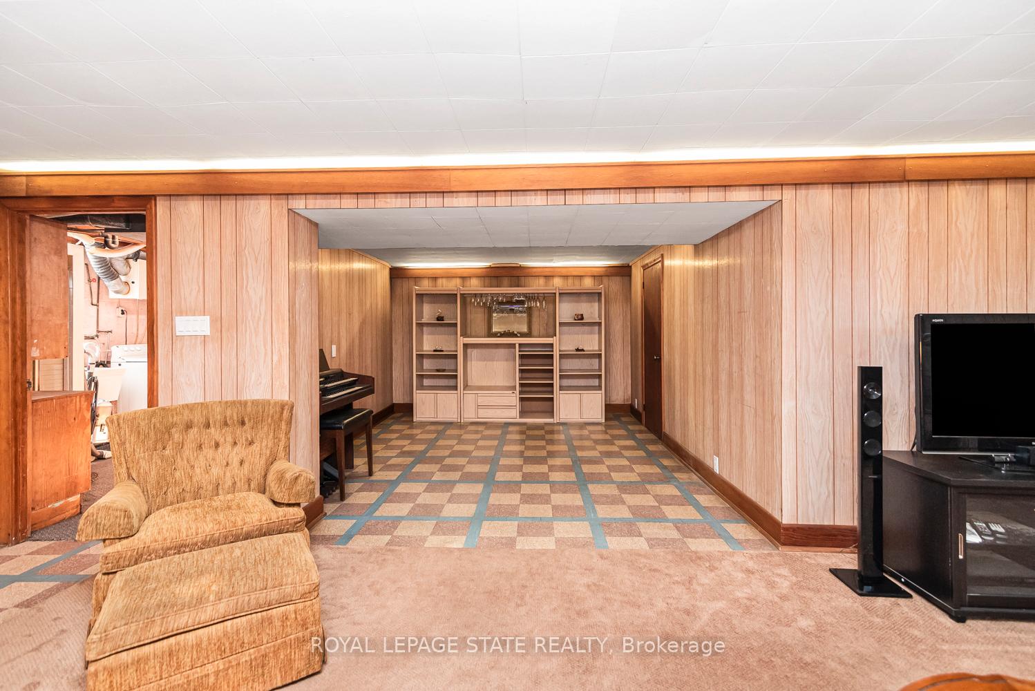 Photo 32 of 124 Broker Drive, Hamilton, Huntington — HOMEH