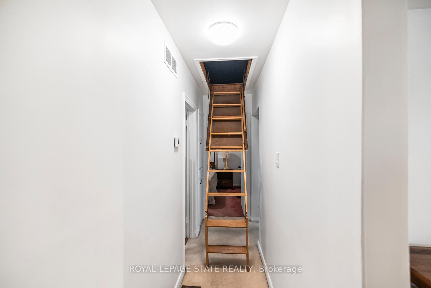 Photo 35 of 124 Broker Drive, Hamilton, Huntington — HOMEH