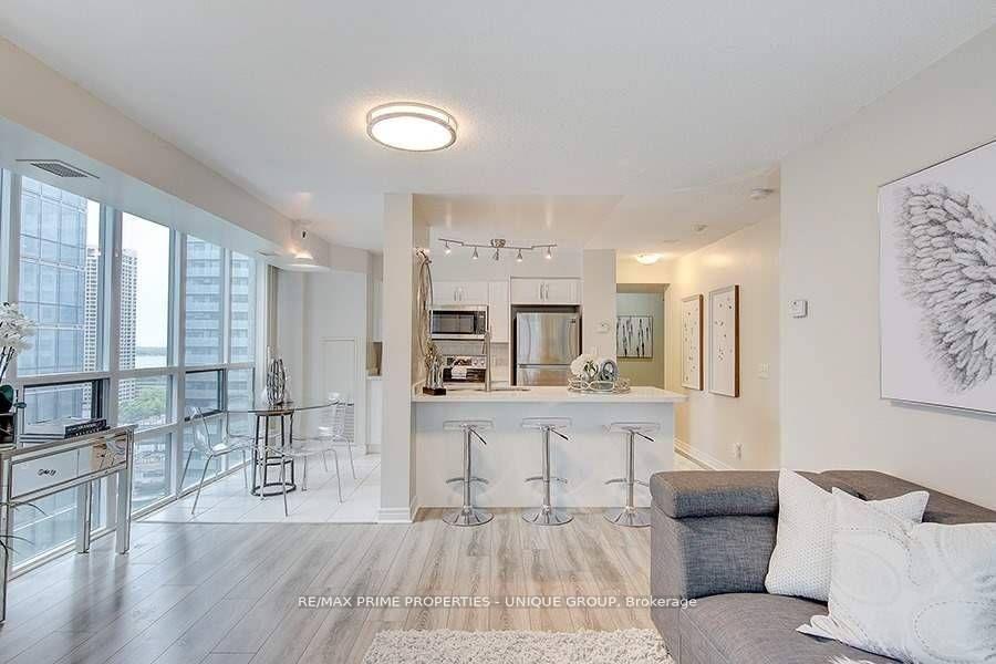 Photo 4 of Unit 1906, 30 Grand Trunk Crescent, Toronto, Waterfront Communities — HOMEH