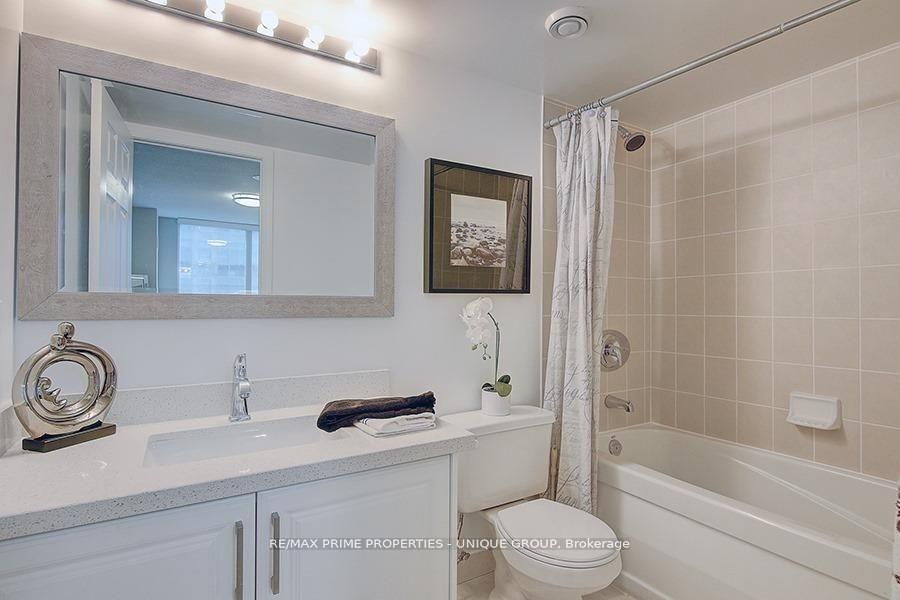 Photo 13 of Unit 1906, 30 Grand Trunk Crescent, Toronto, Waterfront Communities — HOMEH