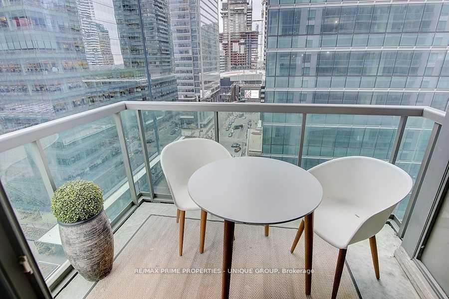Photo 14 of Unit 1906, 30 Grand Trunk Crescent, Toronto, Waterfront Communities — HOMEH