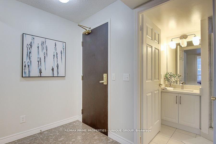 Photo 15 of Unit 1906, 30 Grand Trunk Crescent, Toronto, Waterfront Communities — HOMEH