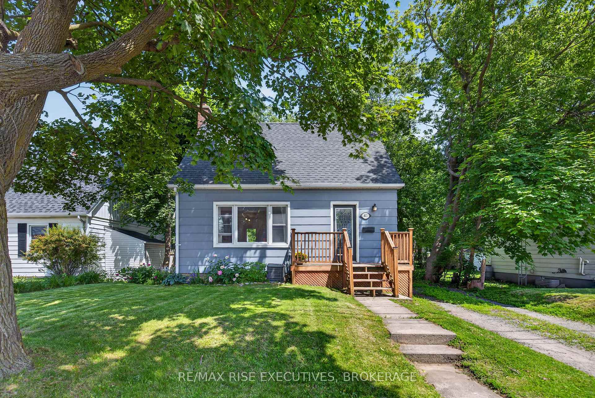 Photo 1 of 807 Brock Street, Kingston, Central City East — HOMEH