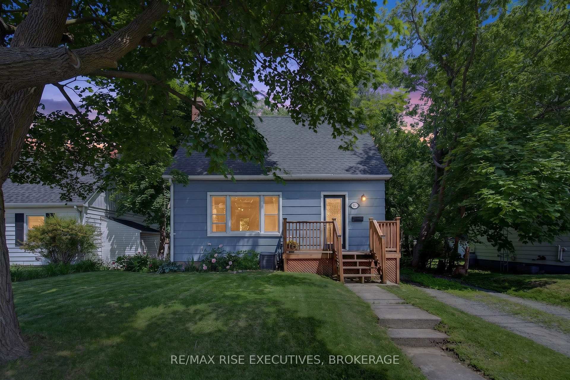 Photo 2 of 807 Brock Street, Kingston, Central City East — HOMEH