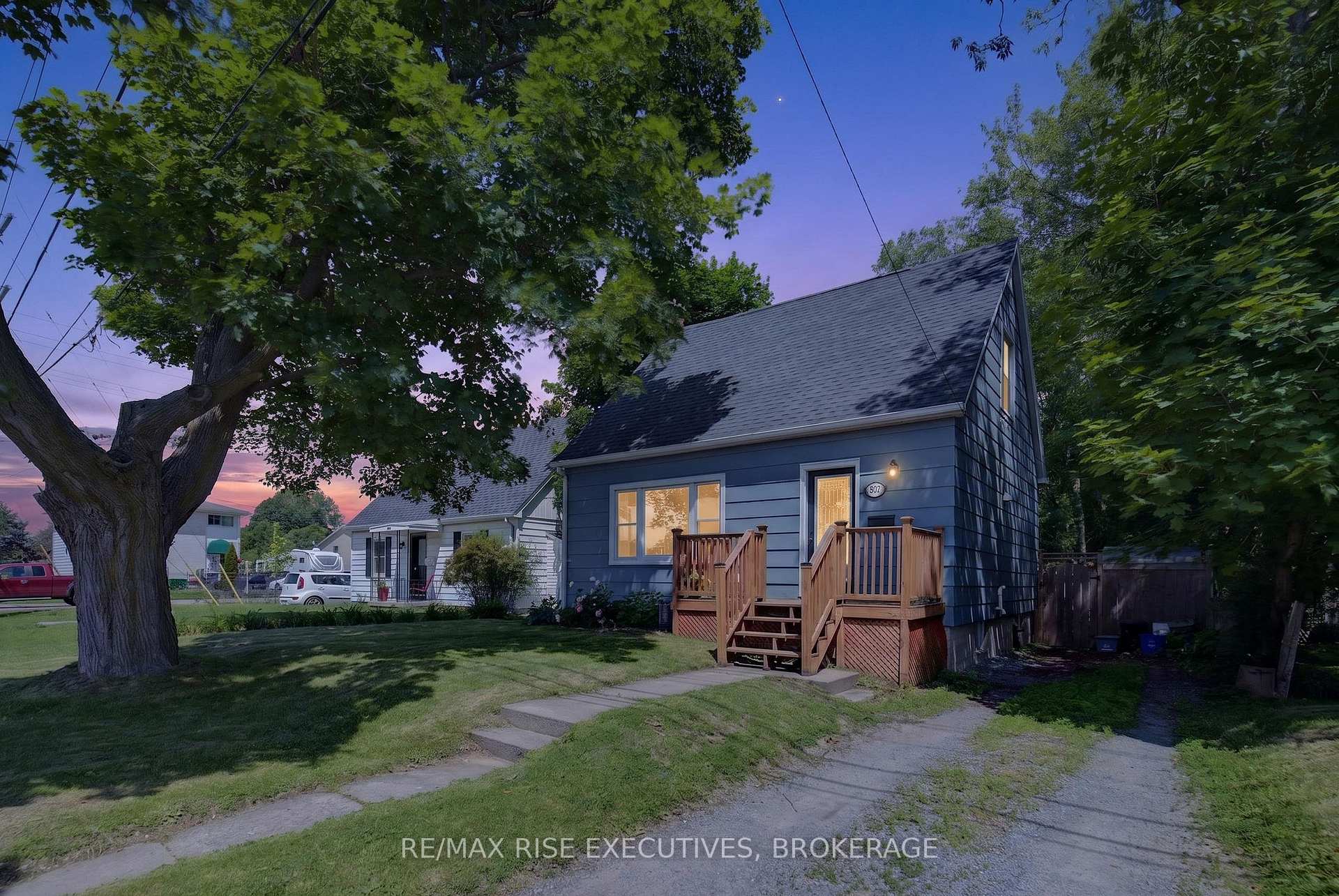 Photo 4 of 807 Brock Street, Kingston, Central City East — HOMEH