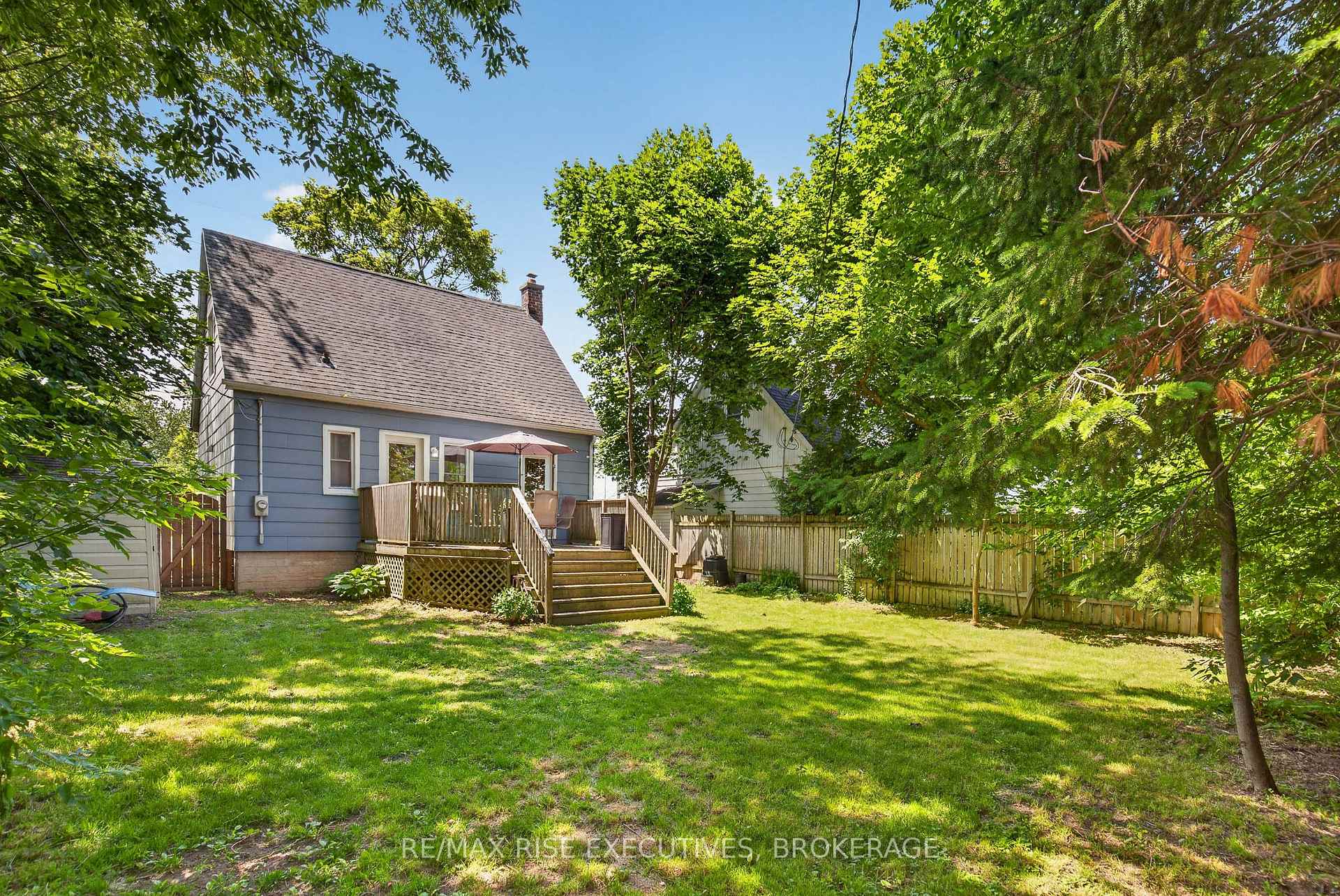 Photo 8 of 807 Brock Street, Kingston, Central City East — HOMEH