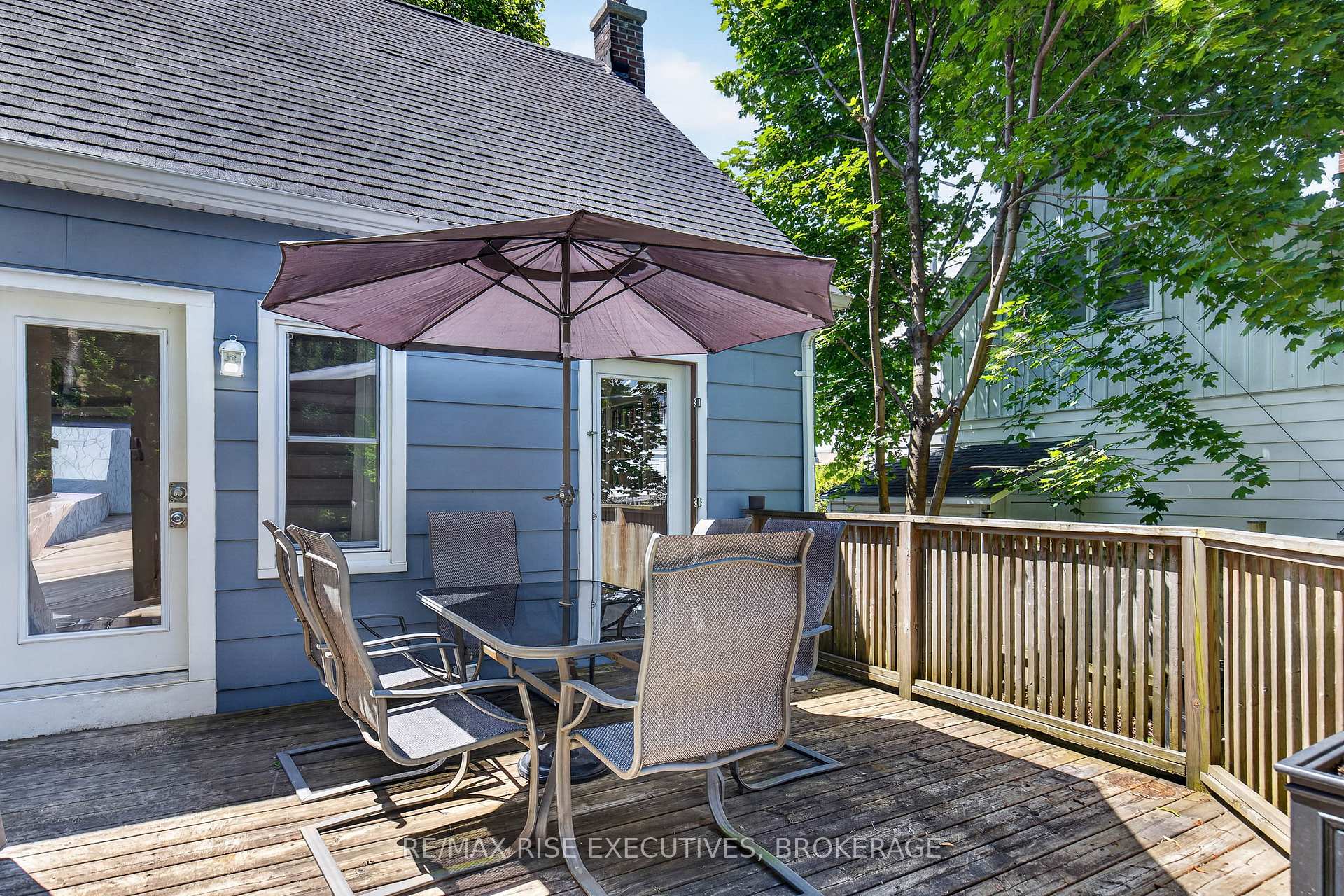 Photo 11 of 807 Brock Street, Kingston, Central City East — HOMEH
