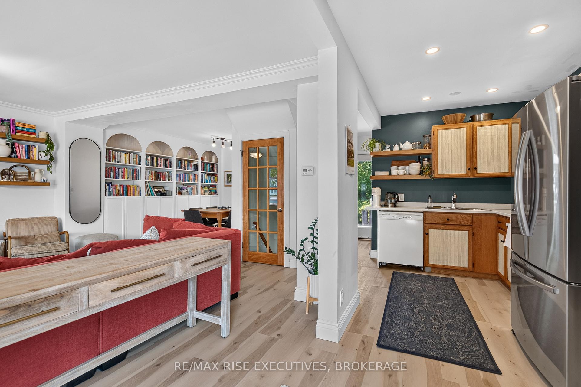Photo 15 of 807 Brock Street, Kingston, Central City East — HOMEH