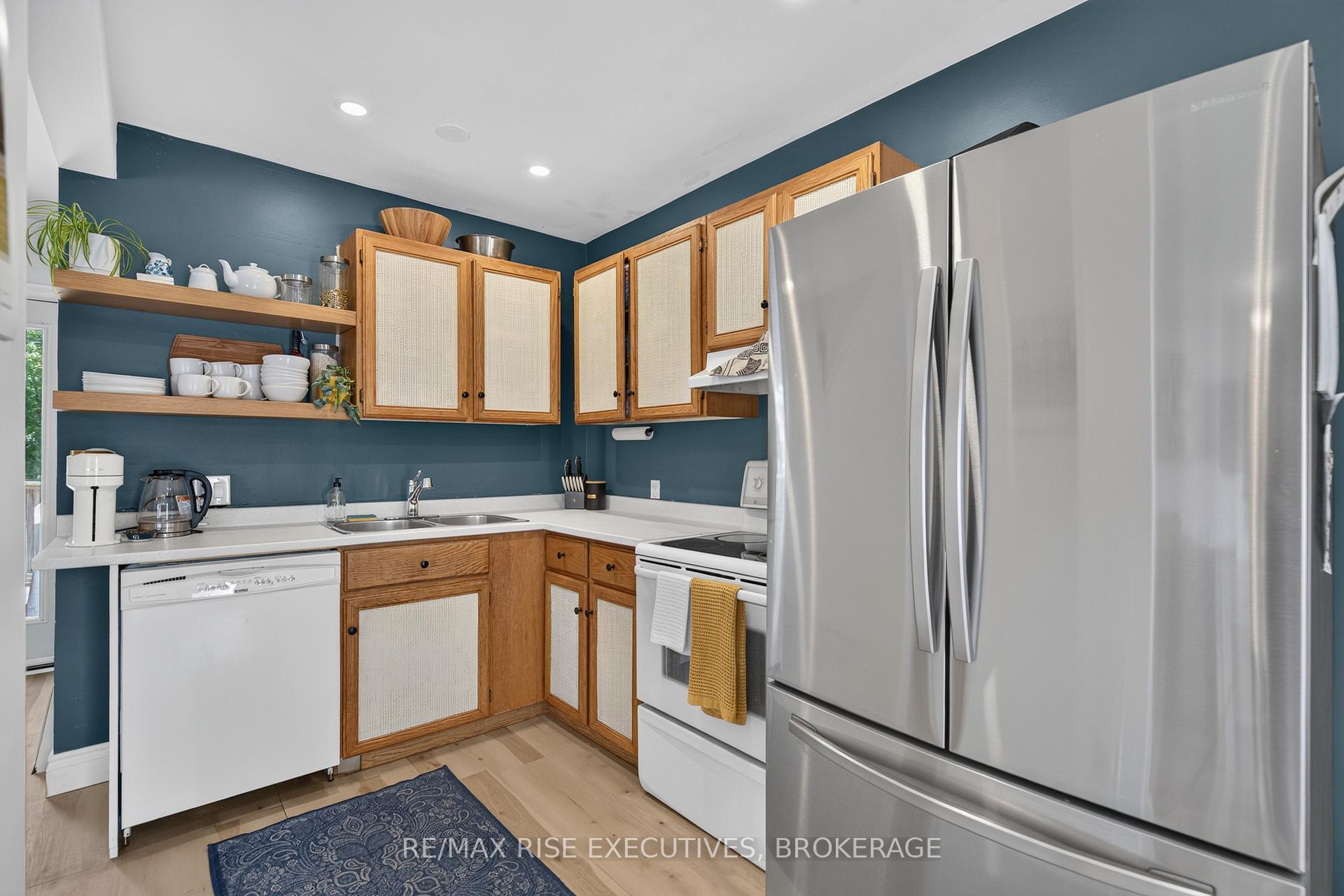Photo 17 of 807 Brock Street, Kingston, Central City East — HOMEH