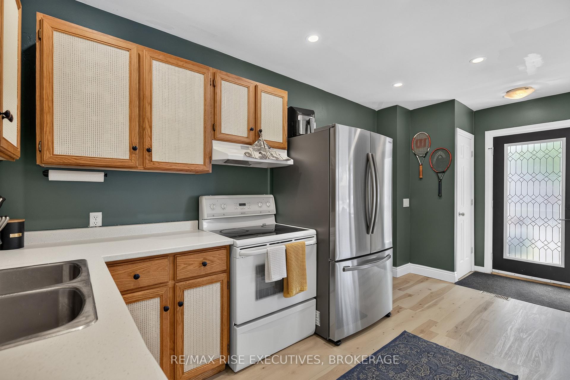 Photo 18 of 807 Brock Street, Kingston, Central City East — HOMEH