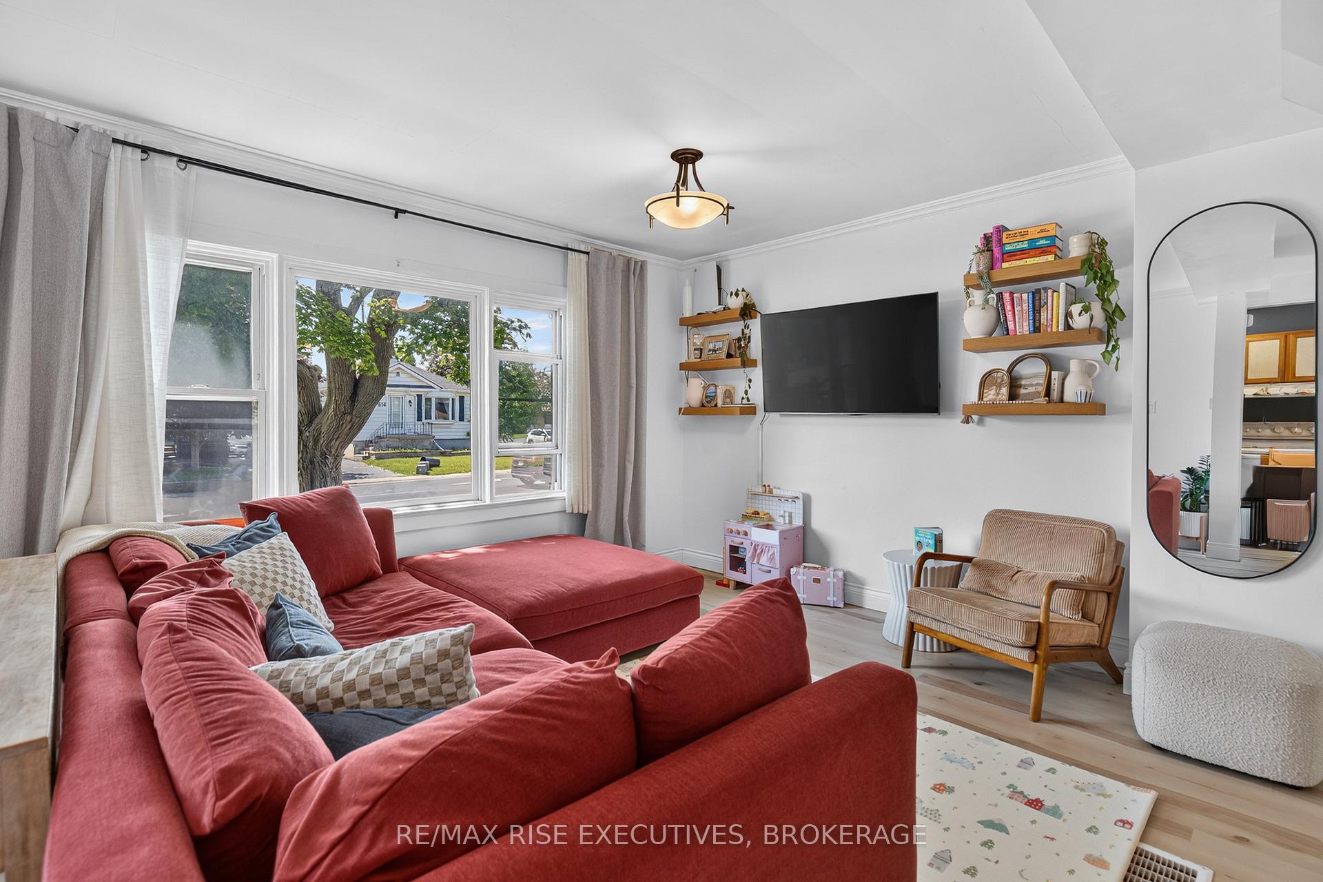 Photo 21 of 807 Brock Street, Kingston, Central City East — HOMEH