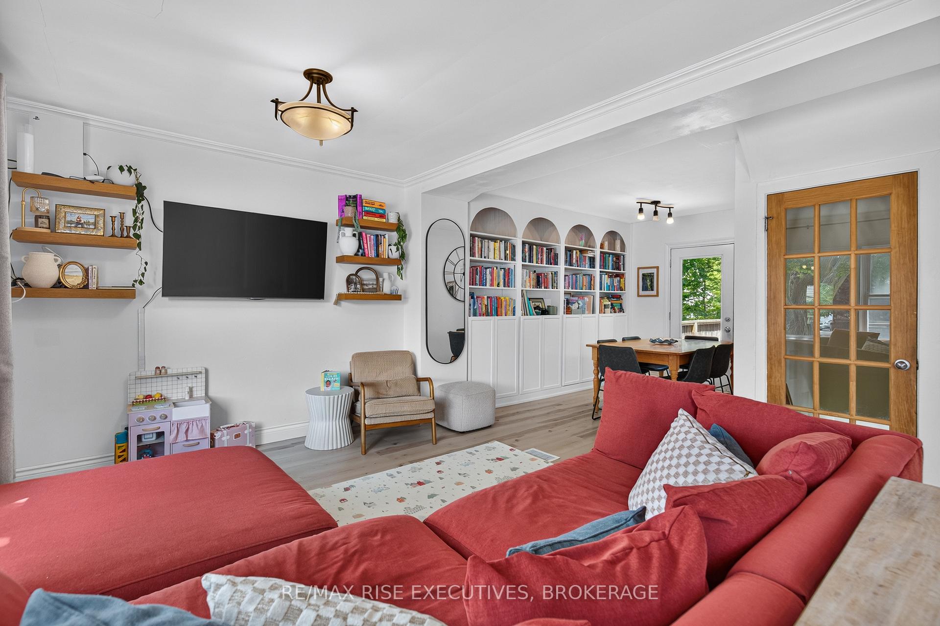 Photo 23 of 807 Brock Street, Kingston, Central City East — HOMEH