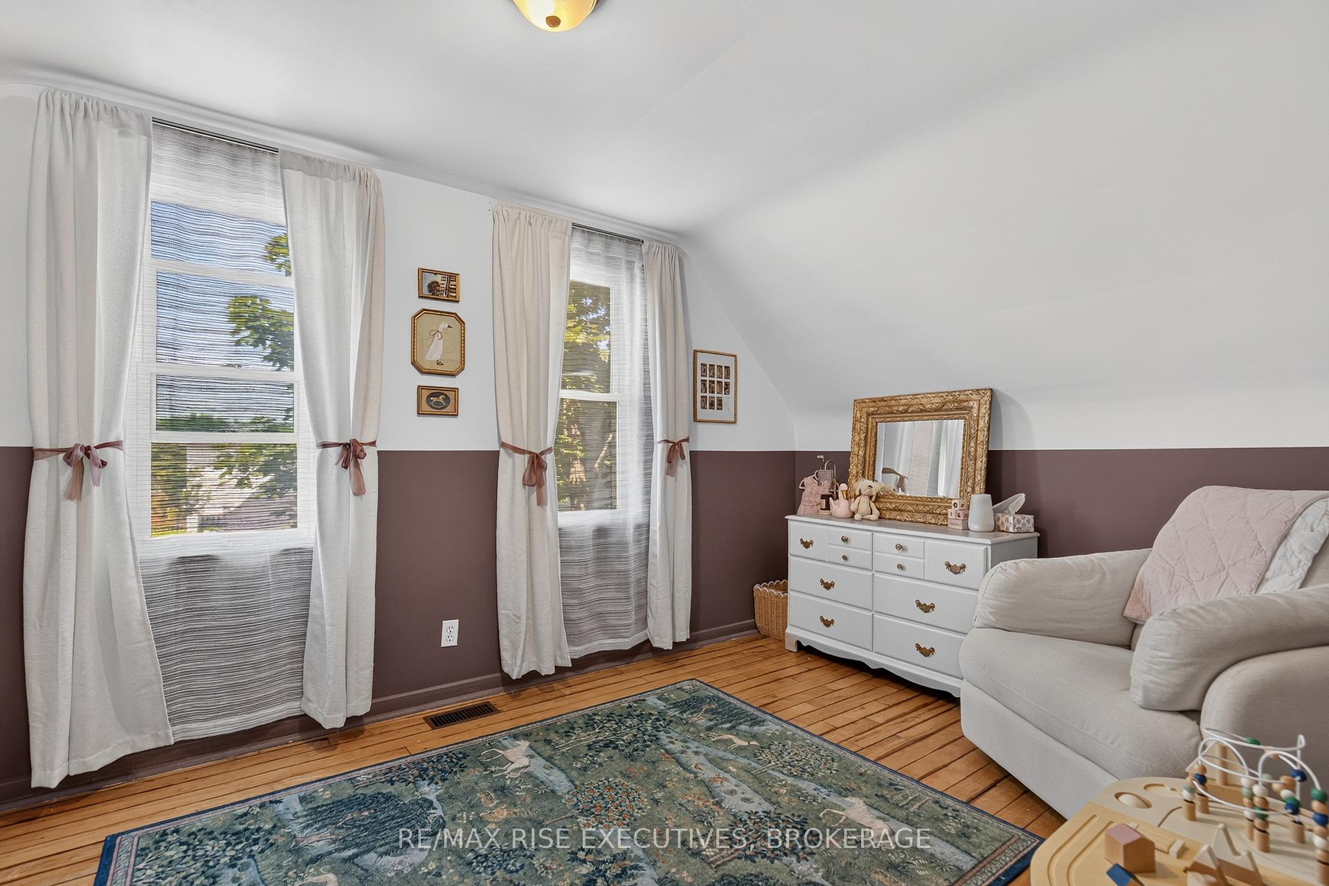 Photo 29 of 807 Brock Street, Kingston, Central City East — HOMEH