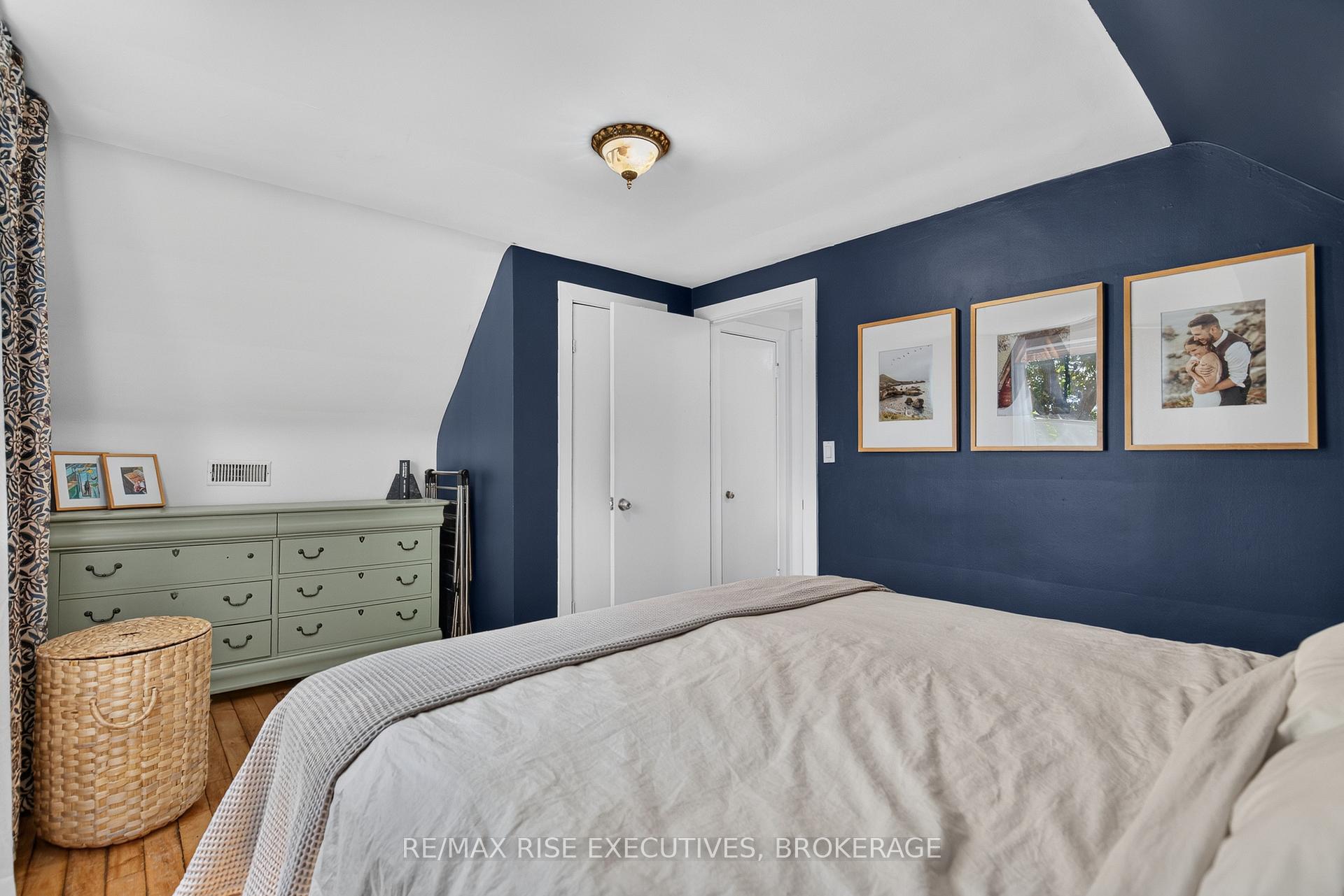 Photo 32 of 807 Brock Street, Kingston, Central City East — HOMEH