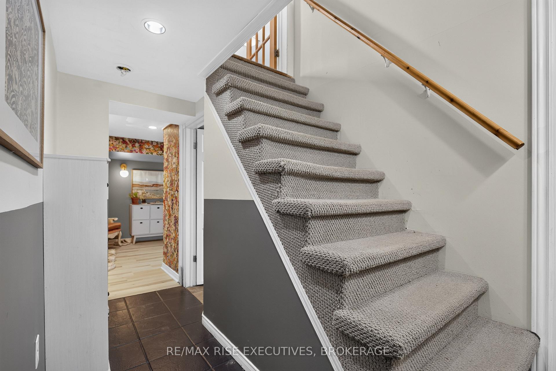 Photo 36 of 807 Brock Street, Kingston, Central City East — HOMEH