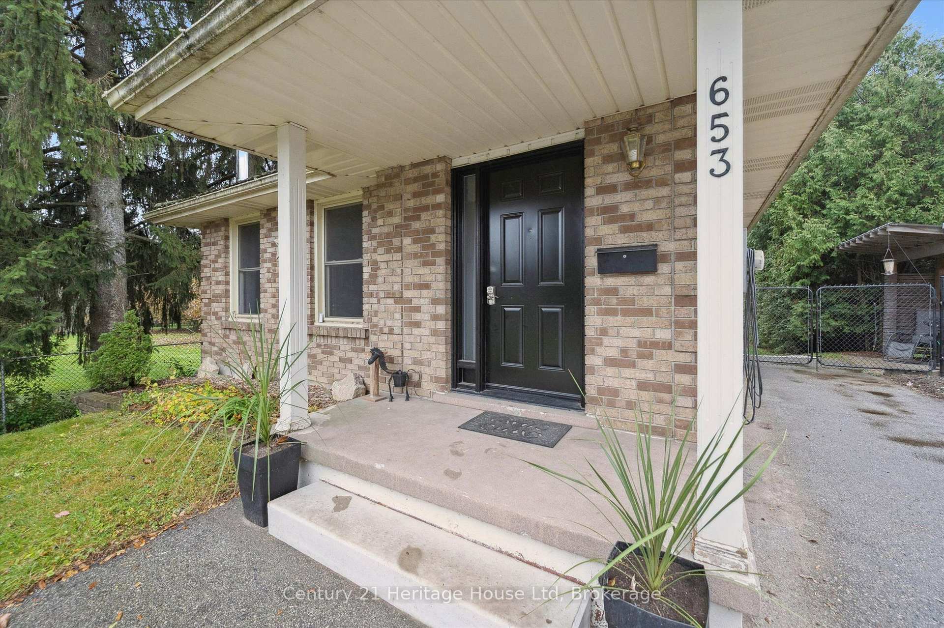 Photo 5 of 653 Perry Street, Centre Wellington, Fergus — HOMEH