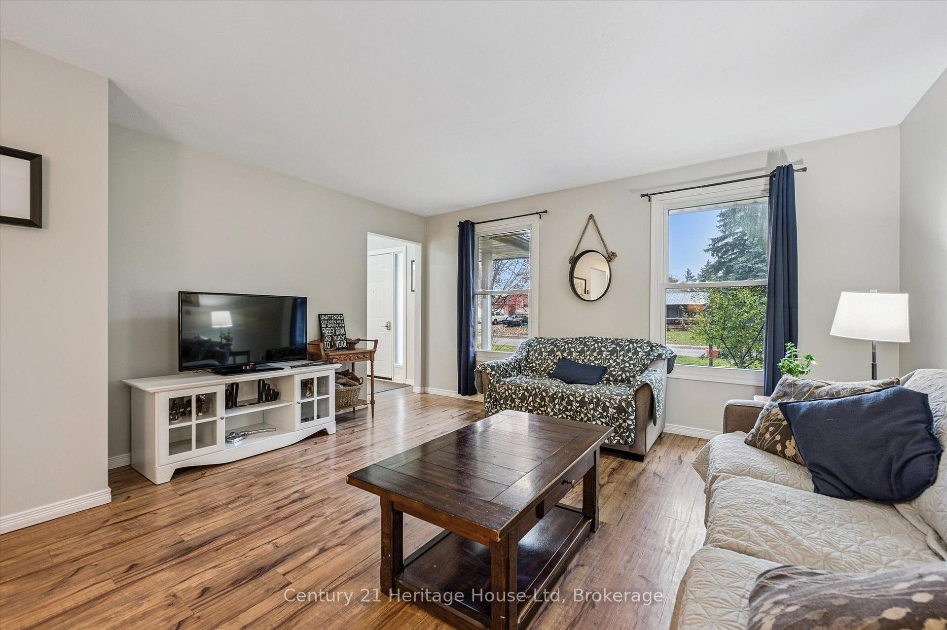 Photo 7 of 653 Perry Street, Centre Wellington, Fergus — HOMEH