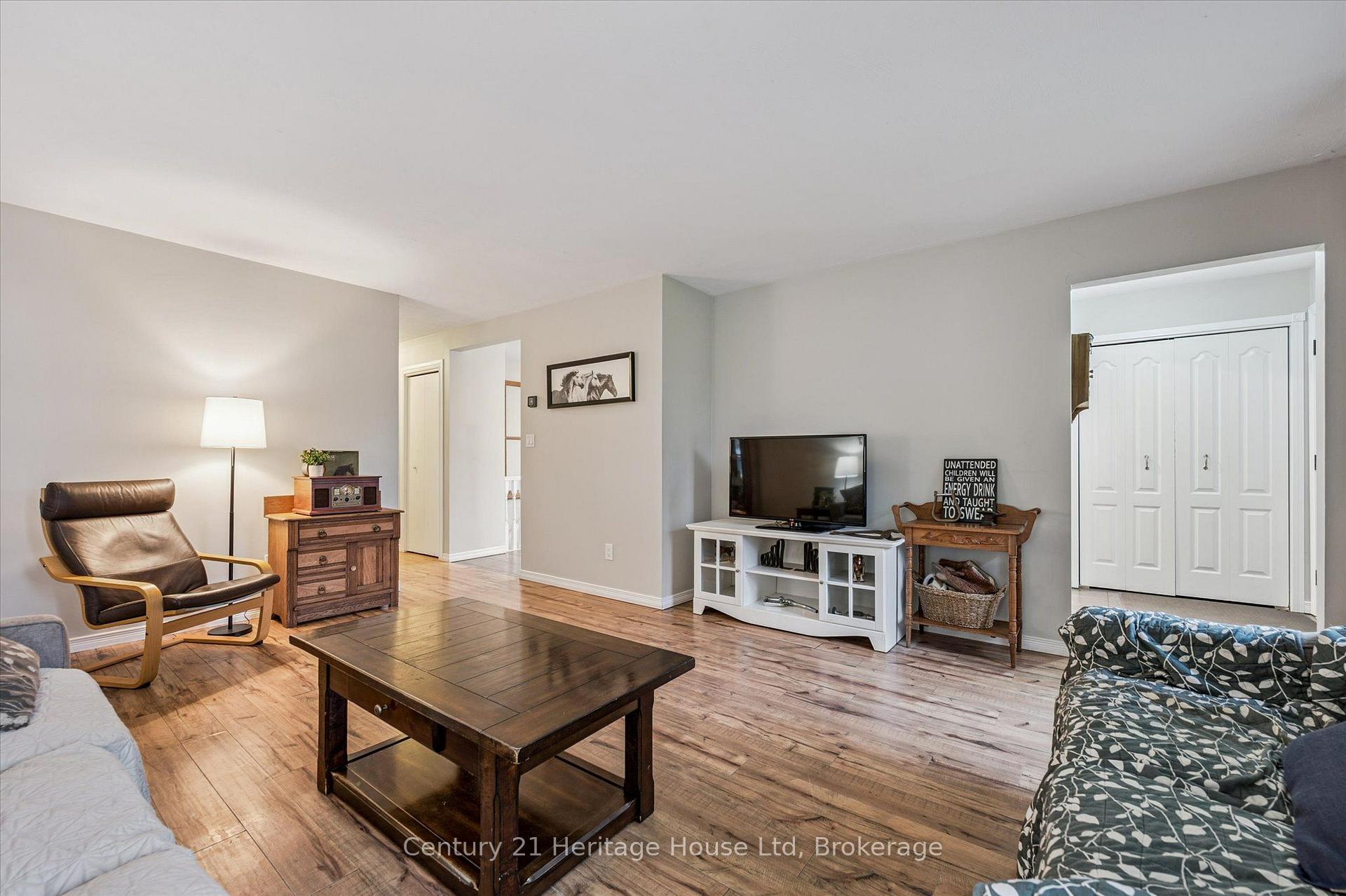 Photo 10 of 653 Perry Street, Centre Wellington, Fergus — HOMEH