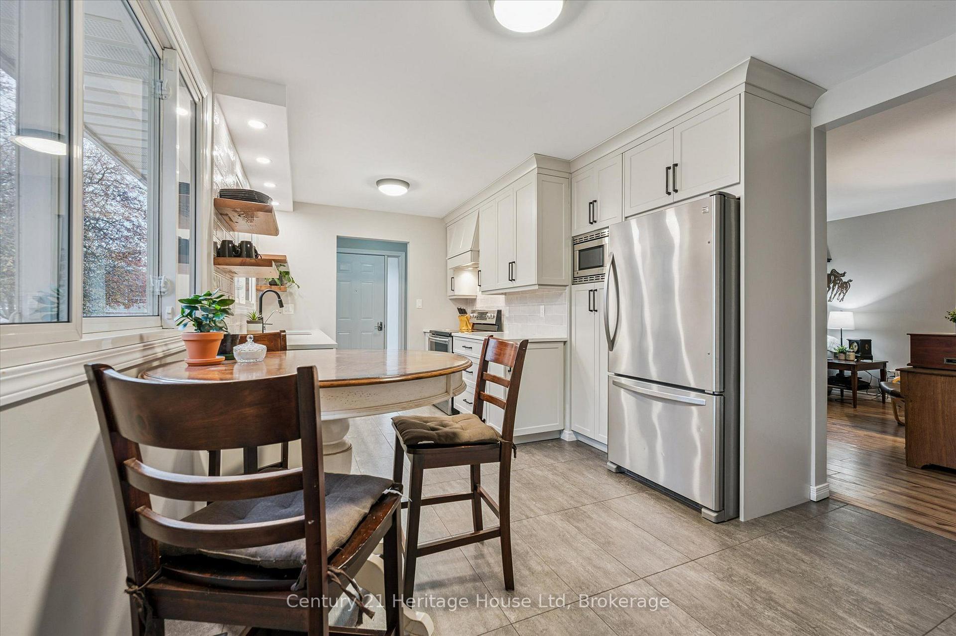 Photo 12 of 653 Perry Street, Centre Wellington, Fergus — HOMEH