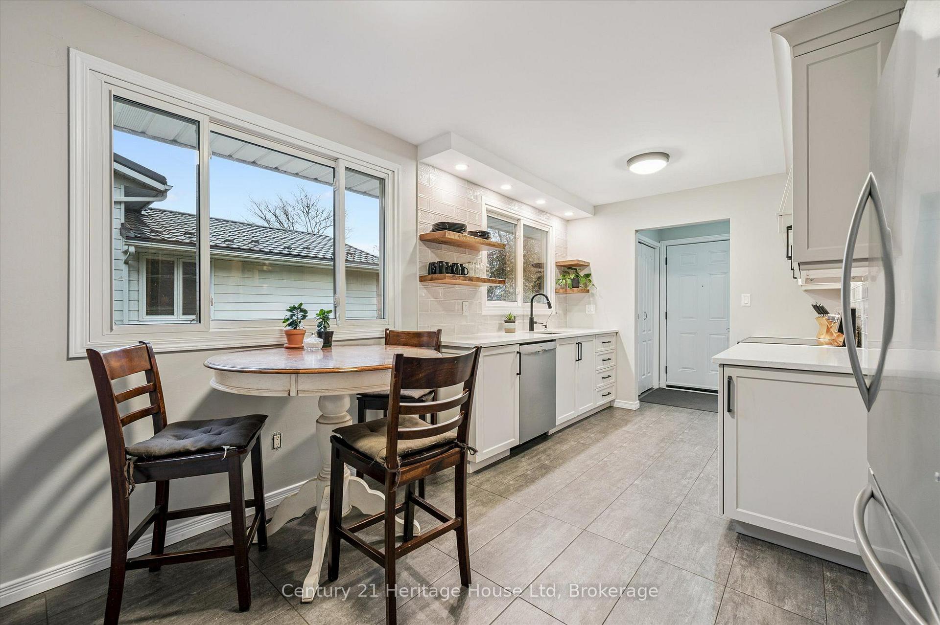 Photo 13 of 653 Perry Street, Centre Wellington, Fergus — HOMEH