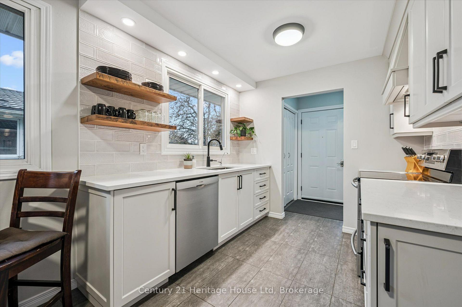 Photo 14 of 653 Perry Street, Centre Wellington, Fergus — HOMEH