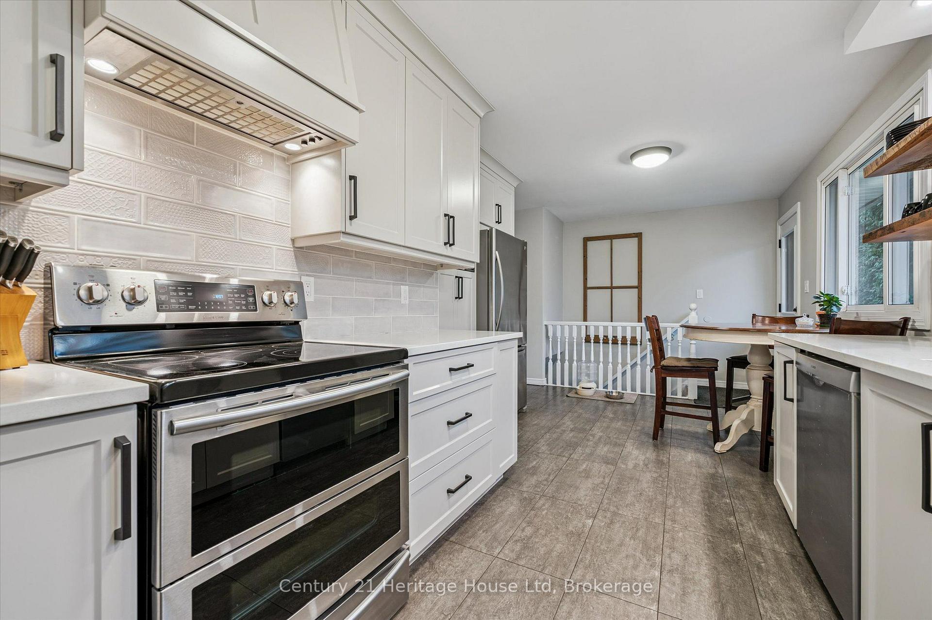 Photo 16 of 653 Perry Street, Centre Wellington, Fergus — HOMEH