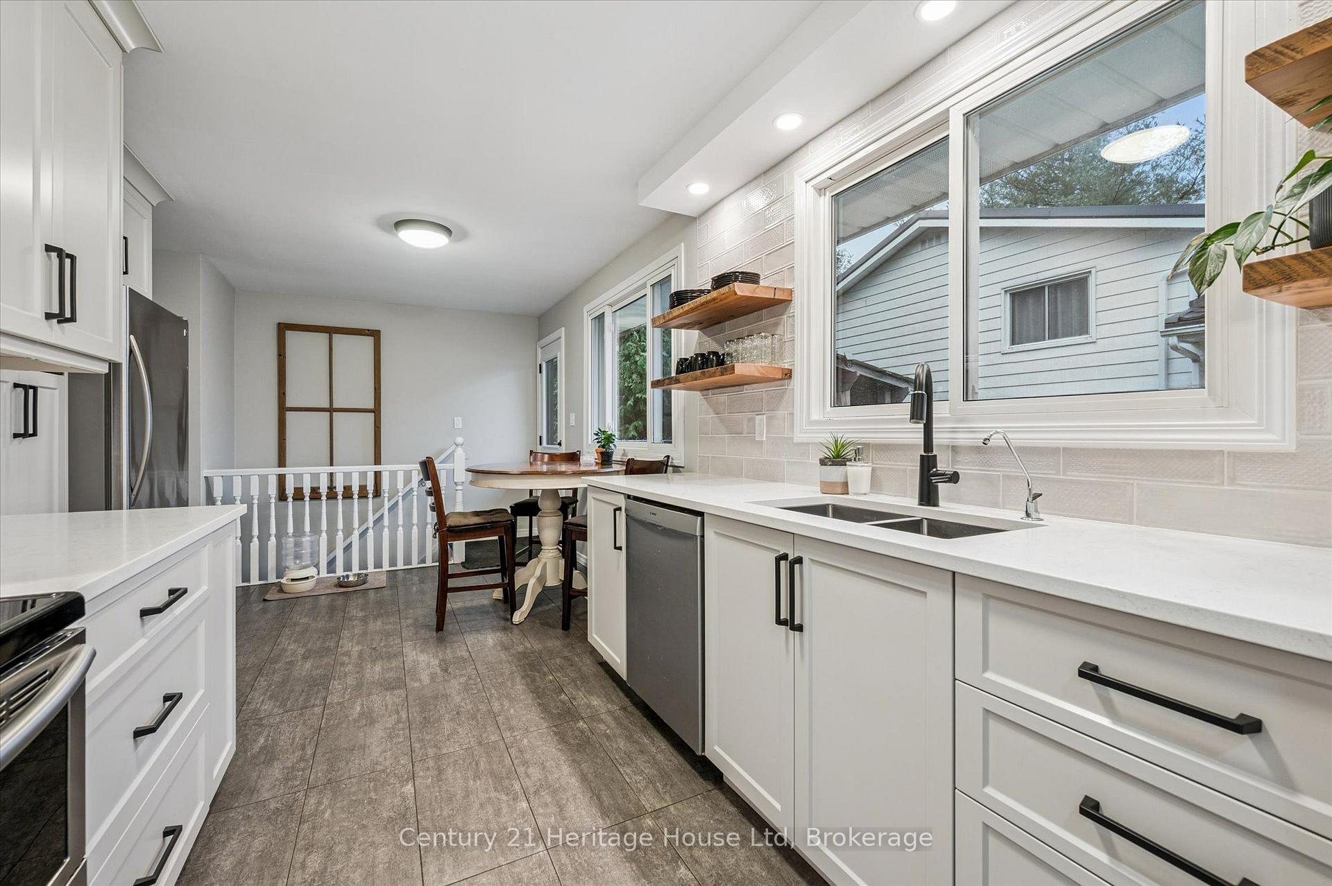 Photo 17 of 653 Perry Street, Centre Wellington, Fergus — HOMEH