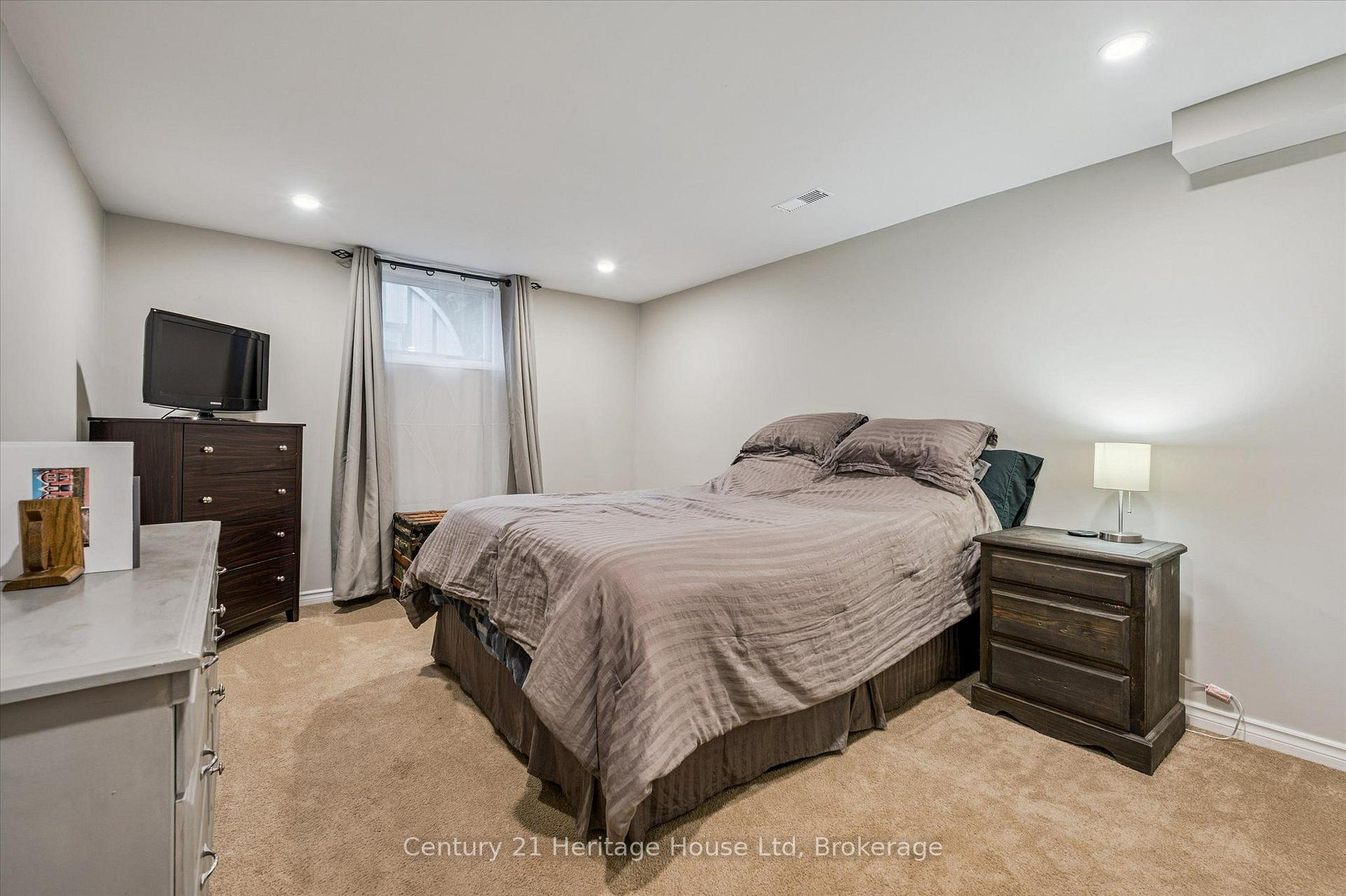 Photo 26 of 653 Perry Street, Centre Wellington, Fergus — HOMEH