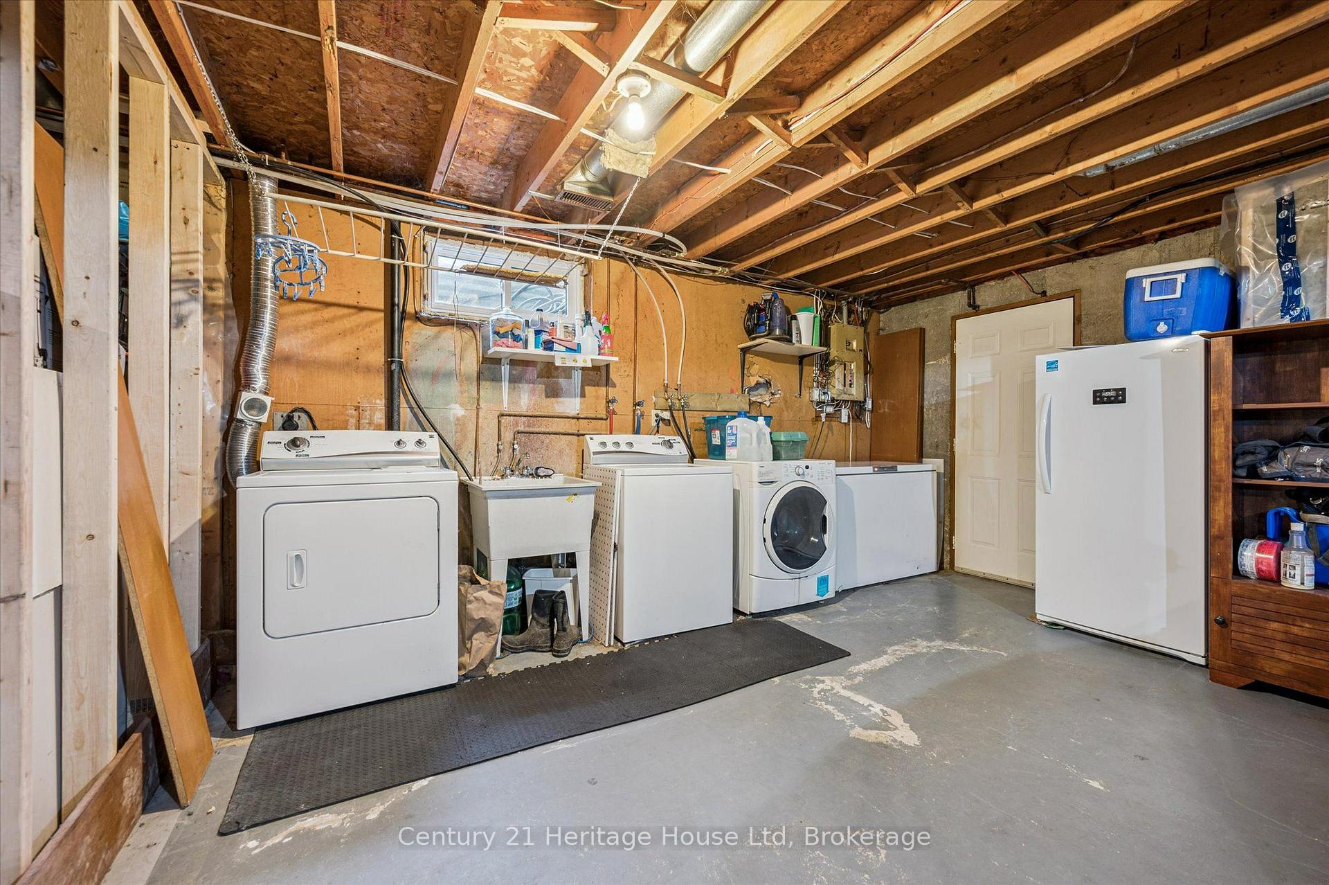 Photo 31 of 653 Perry Street, Centre Wellington, Fergus — HOMEH