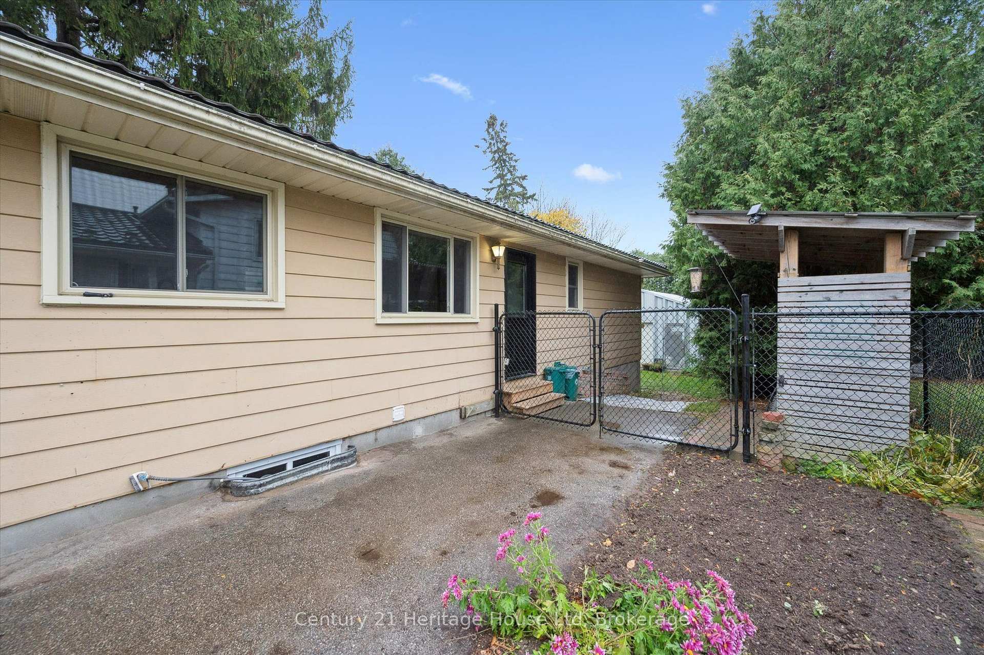 Photo 34 of 653 Perry Street, Centre Wellington, Fergus — HOMEH