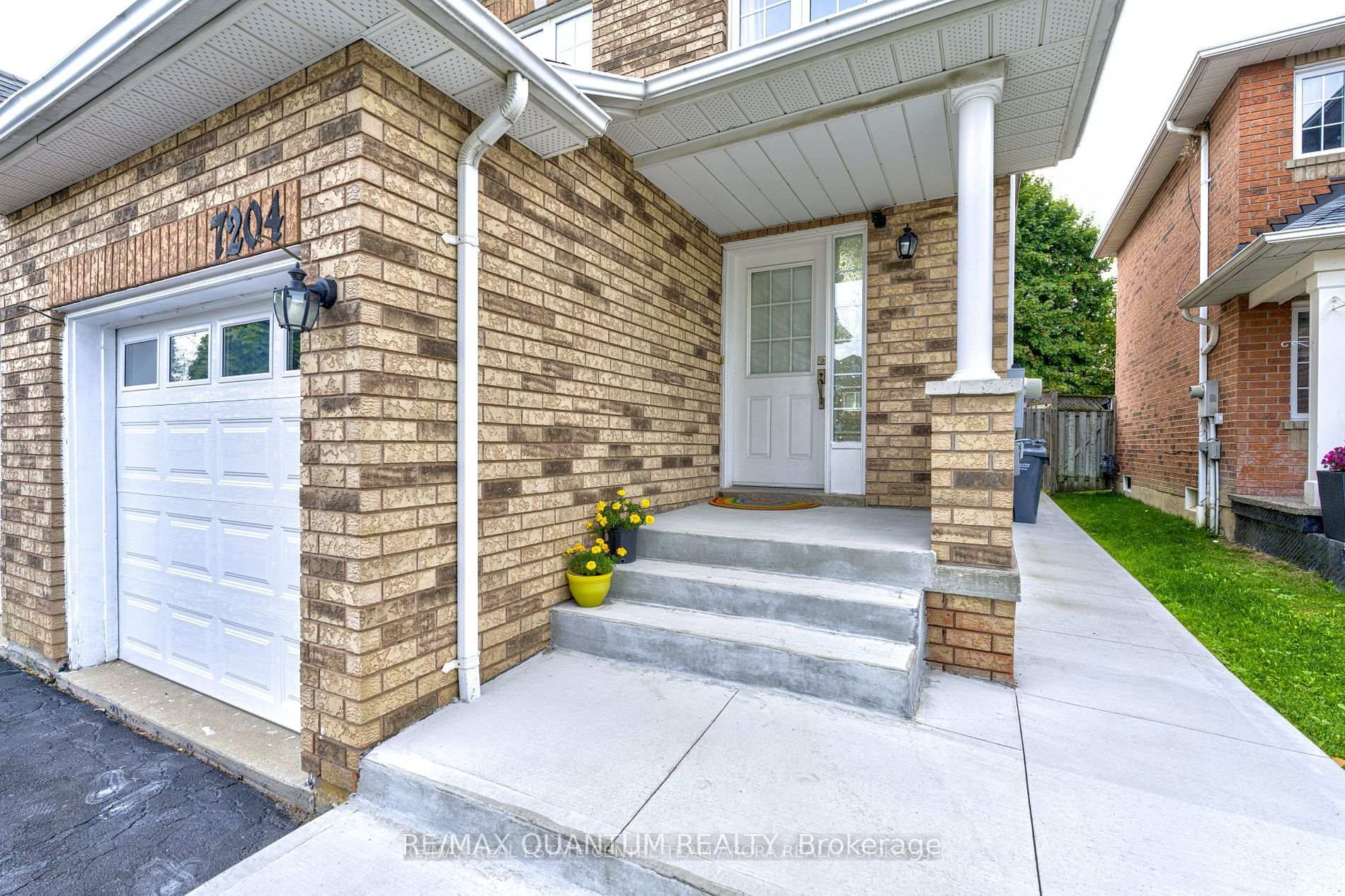 Photo 3 of 7204 Frontier Ridge, Mississauga, Meadowvale Village — HOMEH
