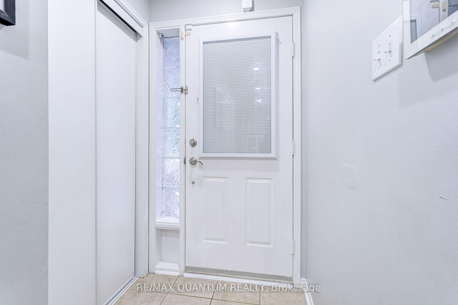 Photo 4 of 7204 Frontier Ridge, Mississauga, Meadowvale Village — HOMEH