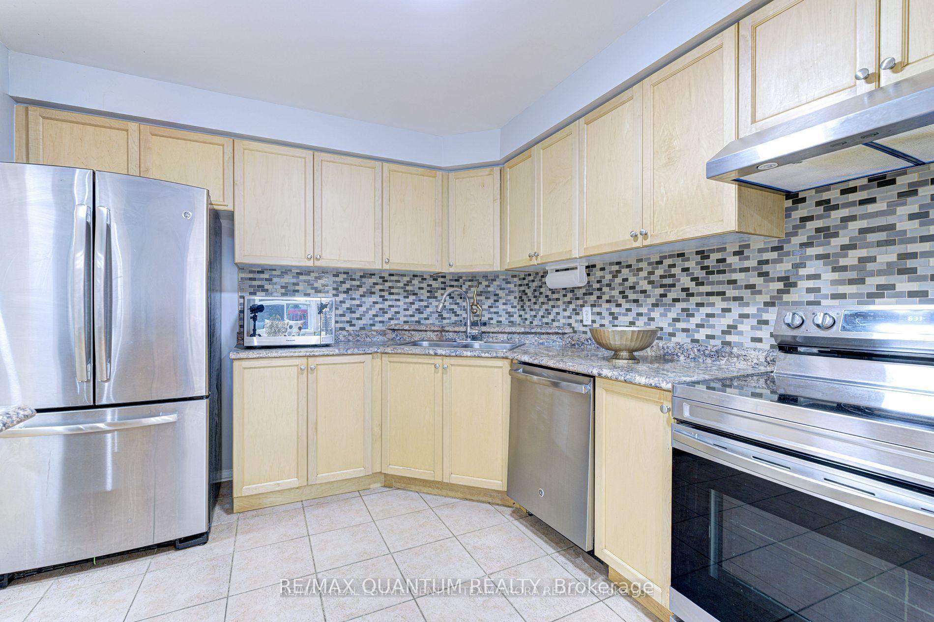 Photo 14 of 7204 Frontier Ridge, Mississauga, Meadowvale Village — HOMEH