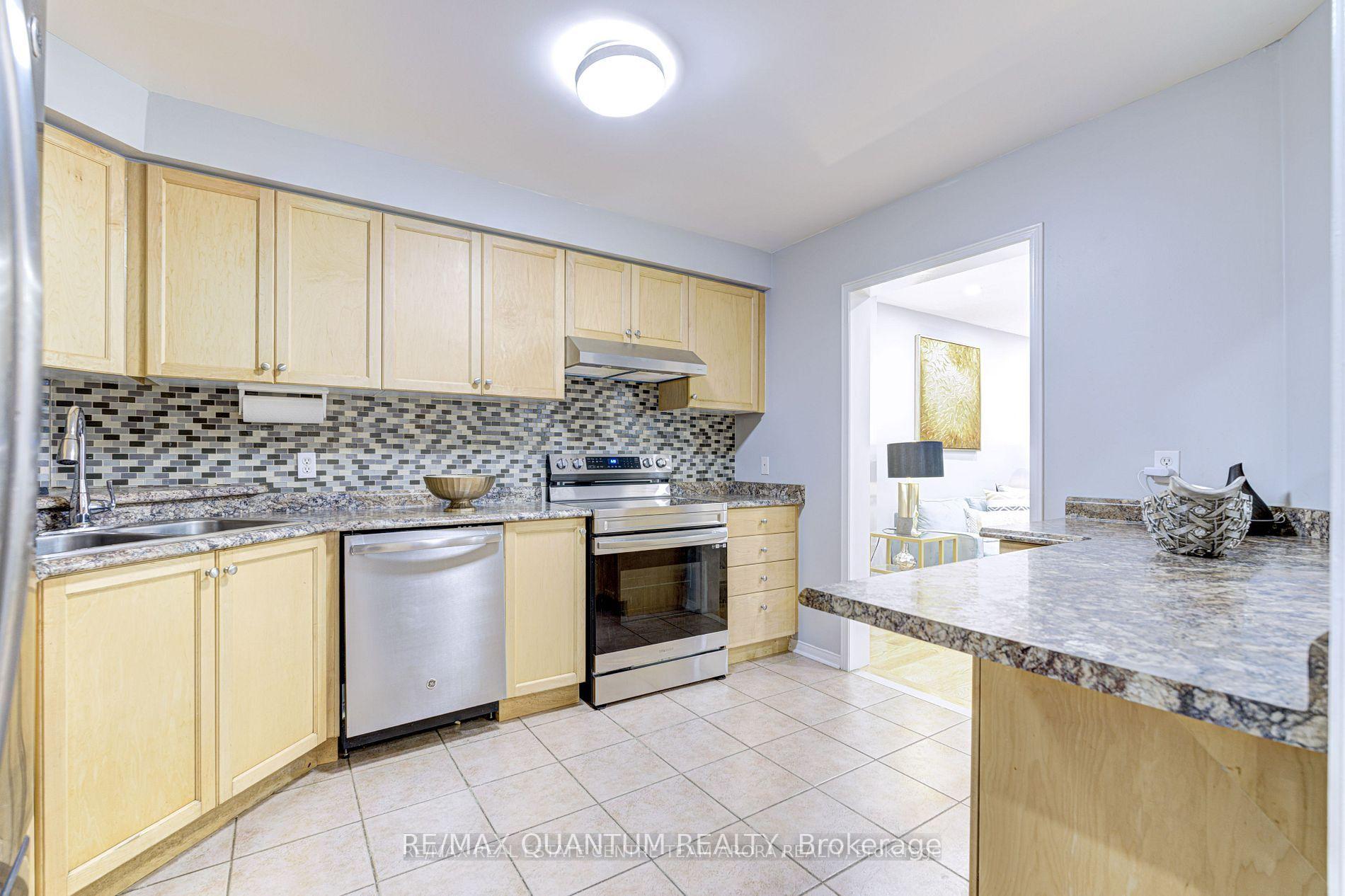 Photo 16 of 7204 Frontier Ridge, Mississauga, Meadowvale Village — HOMEH