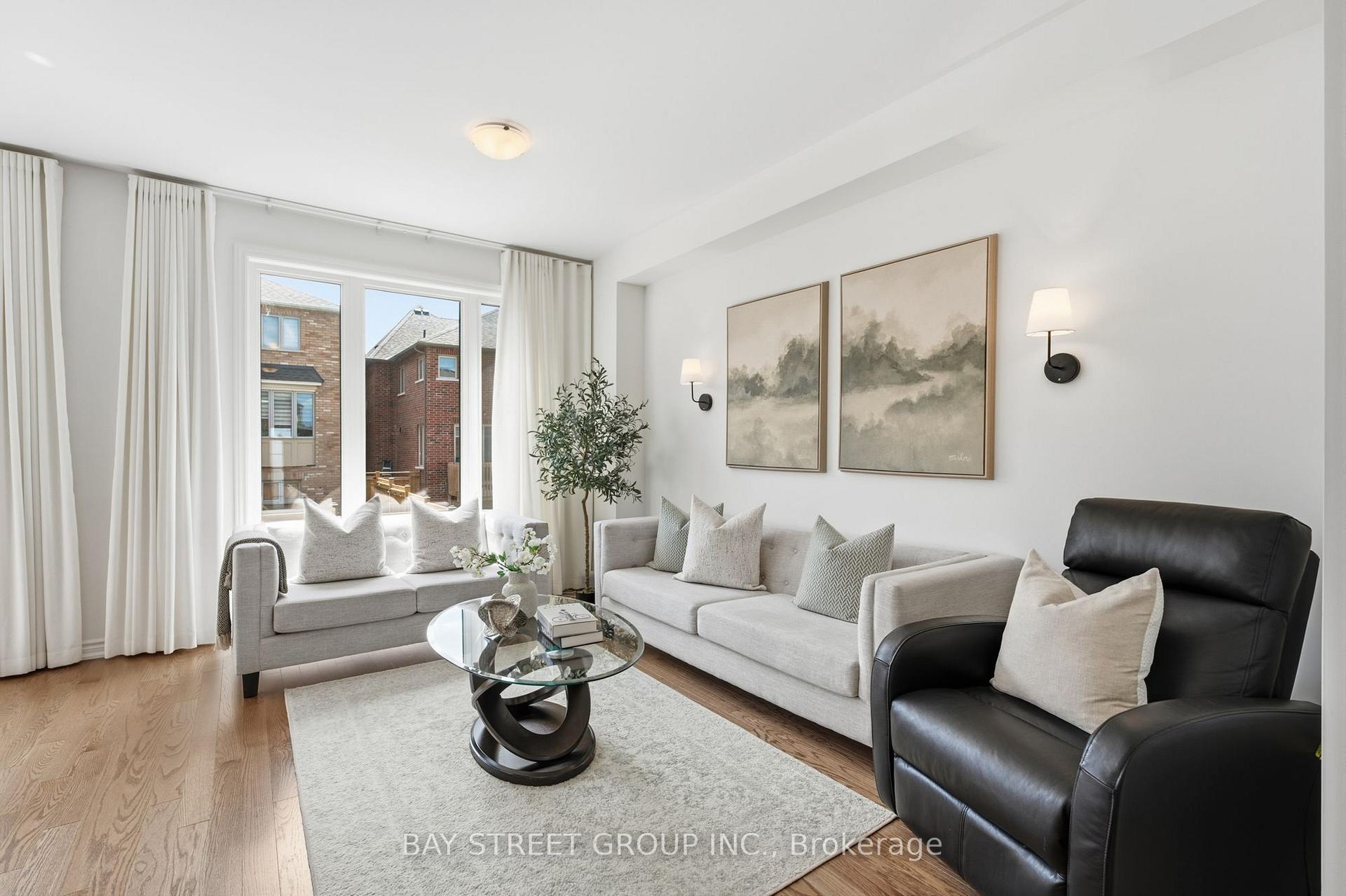 Photo 10 of 30 Velvet Drive, Whitby, Rural Whitby — HOMEH