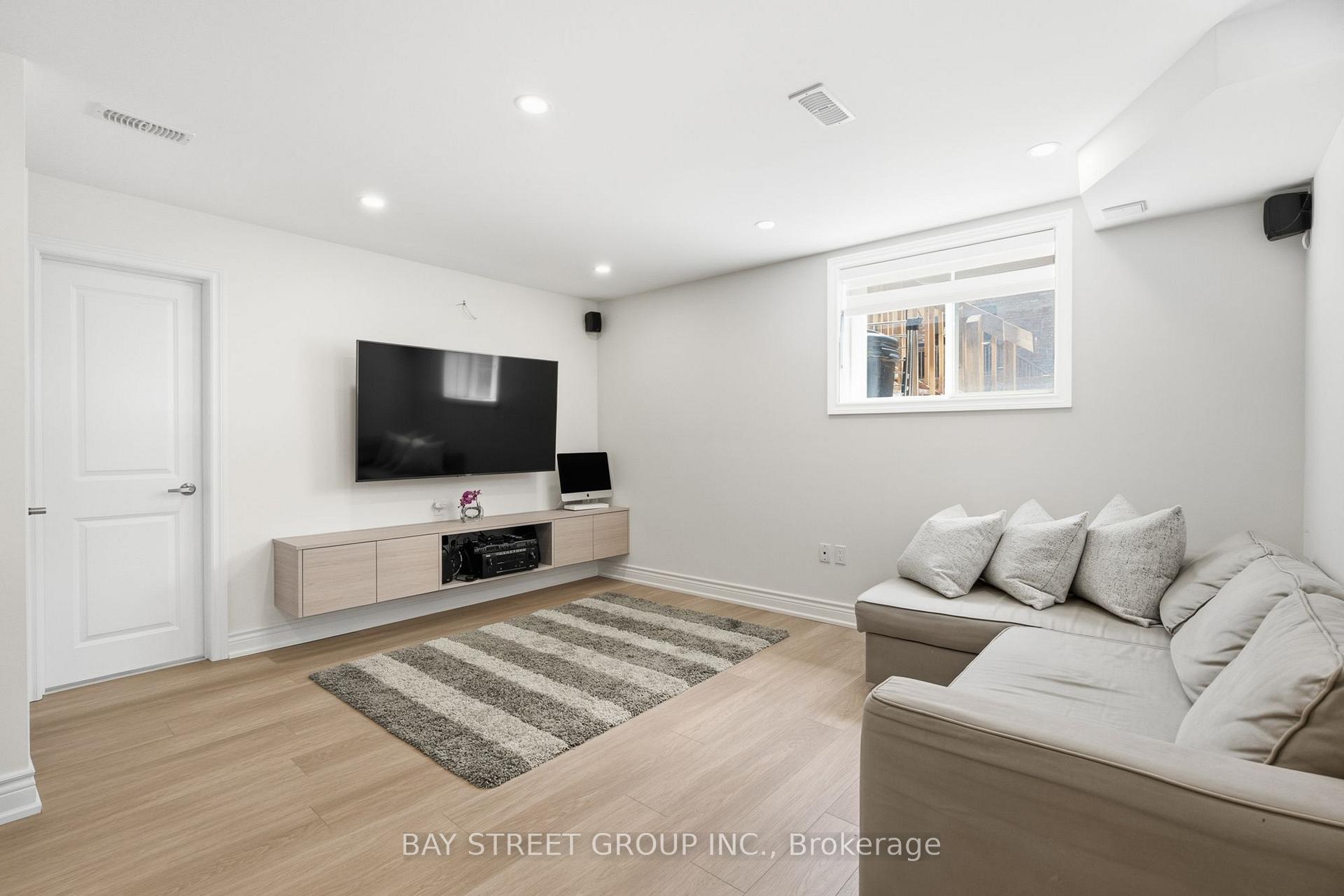 Photo 32 of 30 Velvet Drive, Whitby, Rural Whitby — HOMEH