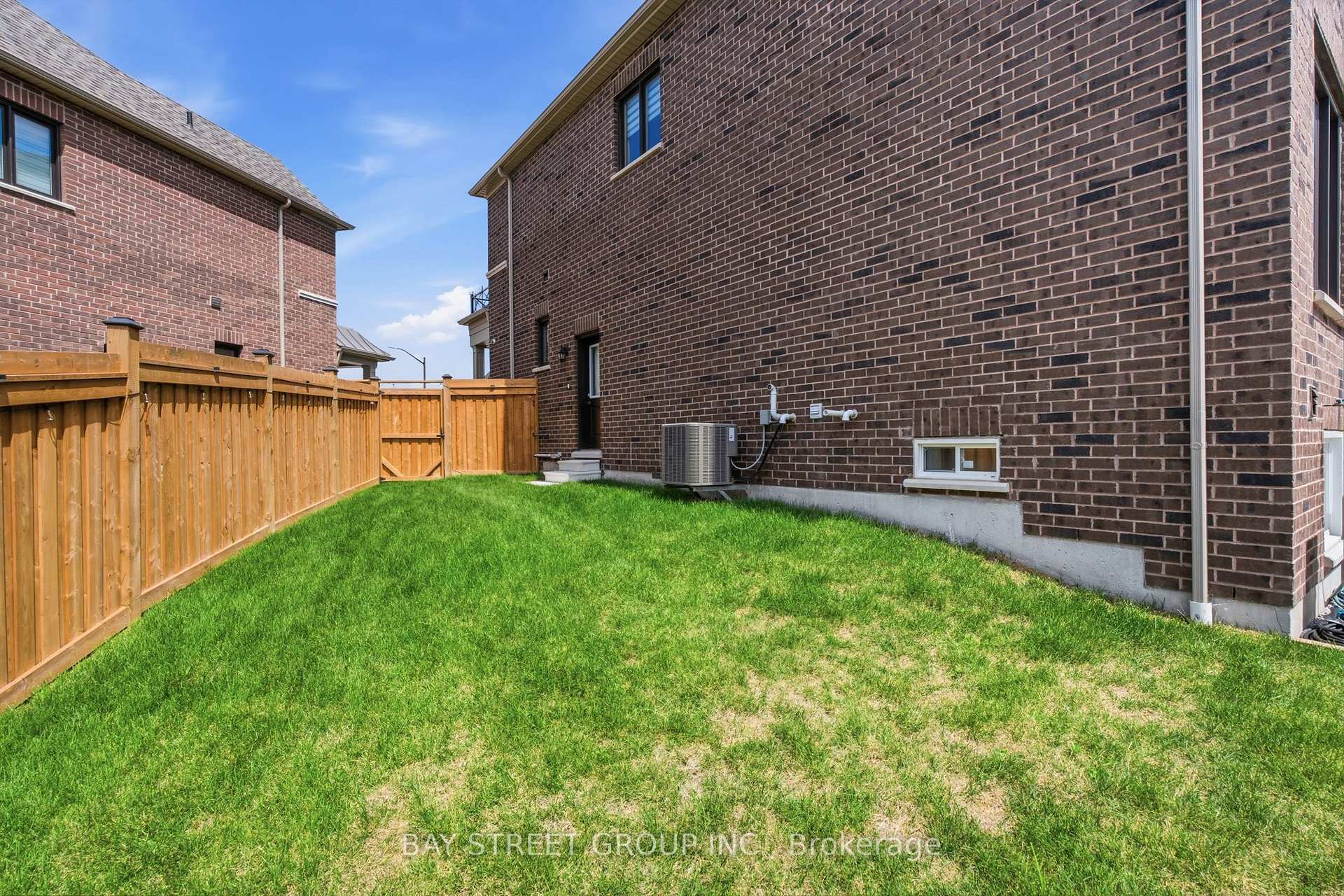 Photo 41 of 30 Velvet Drive, Whitby, Rural Whitby — HOMEH