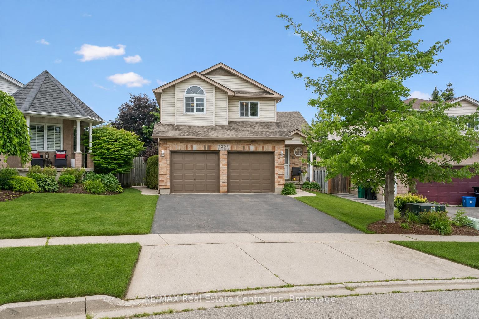Photo 2 of 20 Pratt Place, Cambridge, Hespeler Village — HOMEH