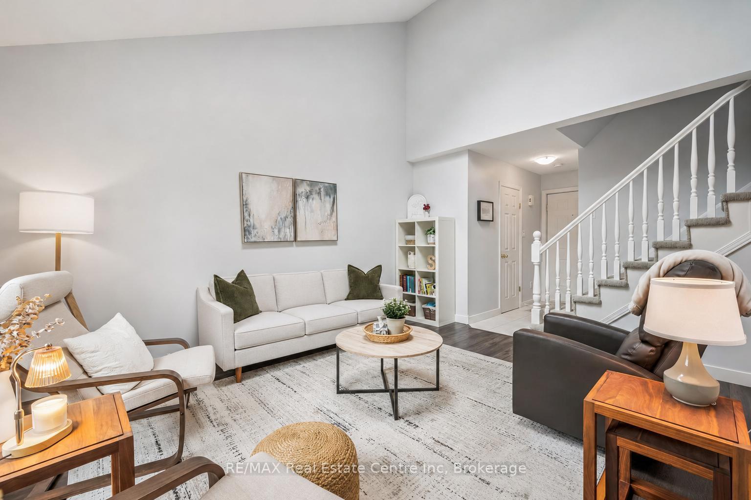 Photo 4 of 20 Pratt Place, Cambridge, Hespeler Village — HOMEH