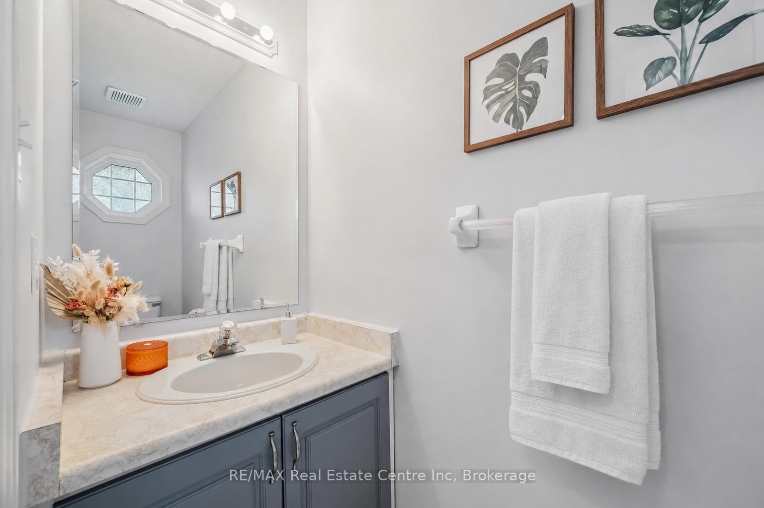 Photo 9 of 20 Pratt Place, Cambridge, Hespeler Village — HOMEH