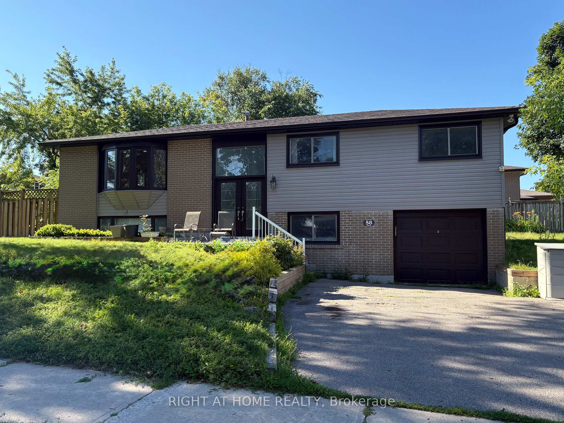 Photo 1 of Unit Upper Level, 58 Devins Drive, Aurora, Aurora Heights — HOMEH