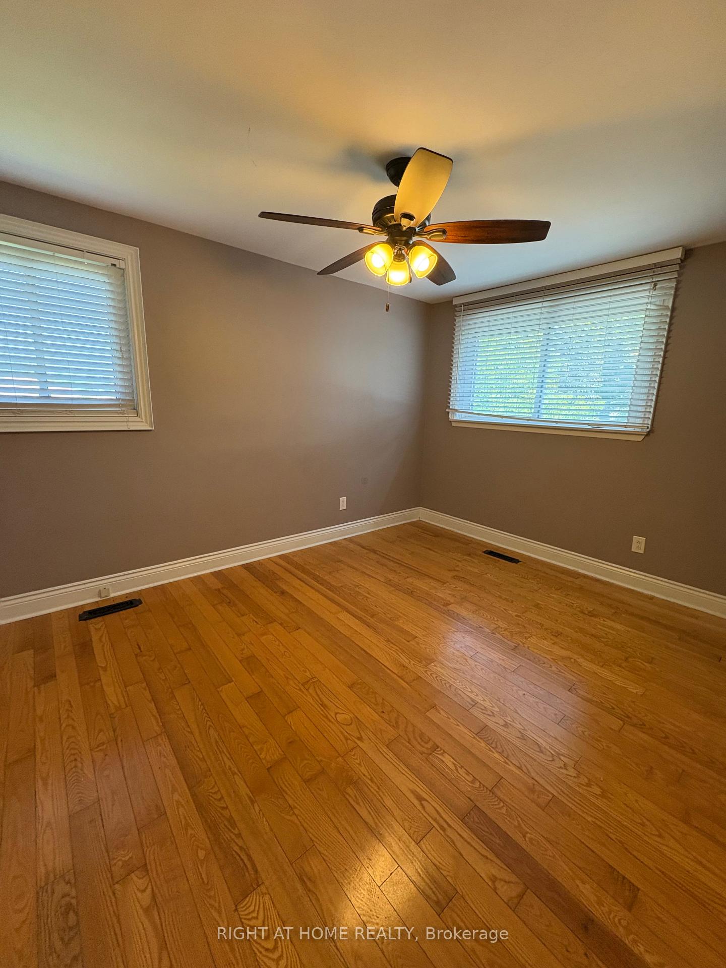 Photo 14 of Unit Upper Level, 58 Devins Drive, Aurora, Aurora Heights — HOMEH